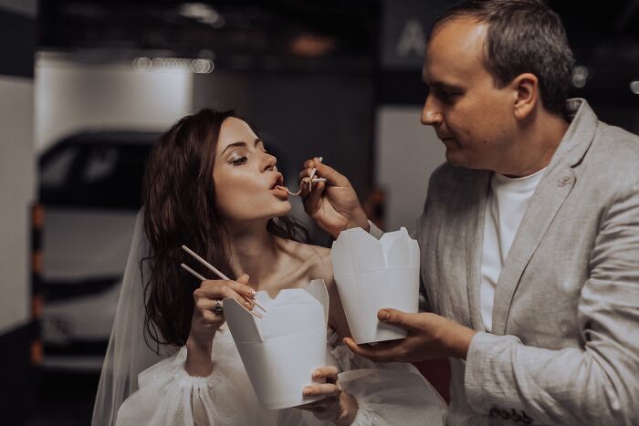 Someone Said, “Show Your Most Cringe Wedding Photo,” And Hilarity Ensued (43 Pics)