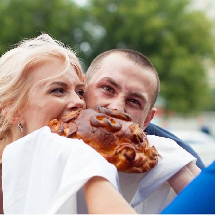 Someone Said, “Show Your Most Cringe Wedding Photo,” And Hilarity Ensued (43 Pics)