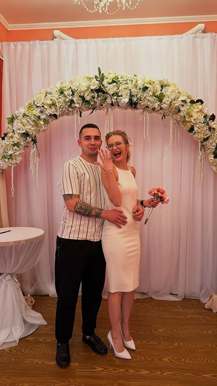 Someone Said, “Show Your Most Cringe Wedding Photo,” And Hilarity Ensued (43 Pics)
