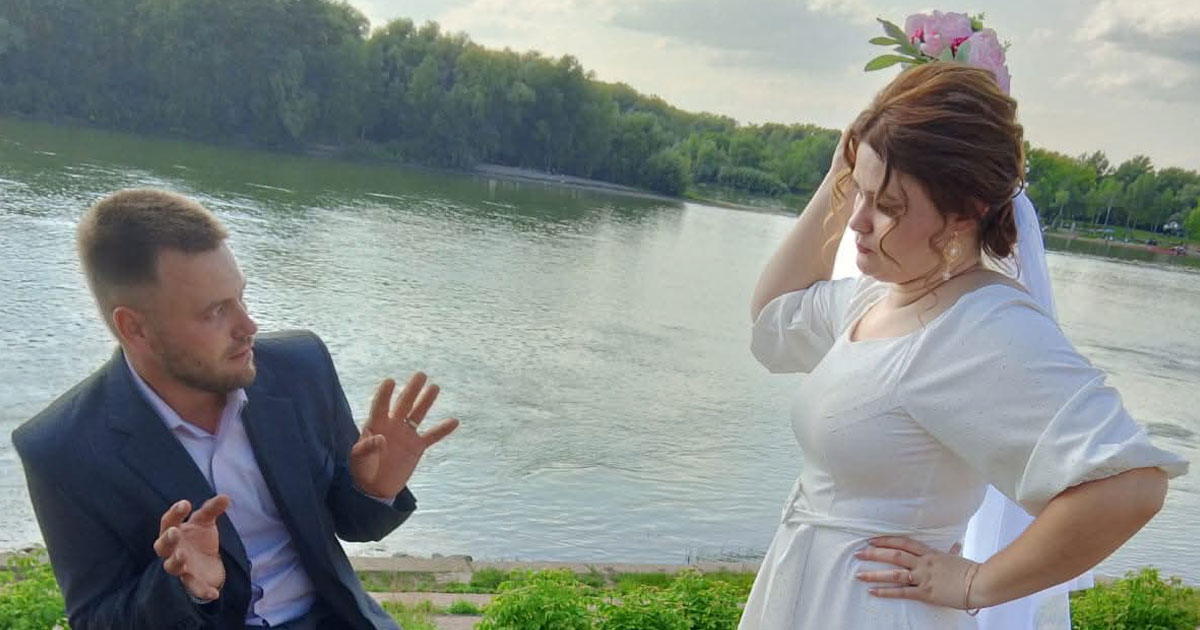 43 Cringey But Candid Moments Captured On Camera At Weddings Around The World