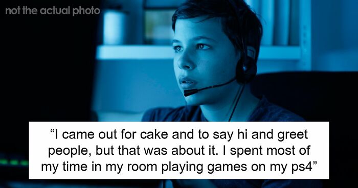 Siblings Have A Spat As Sis Doesn’t Get A Gift From Bro, She Goes Ballistic And Destroys His Games