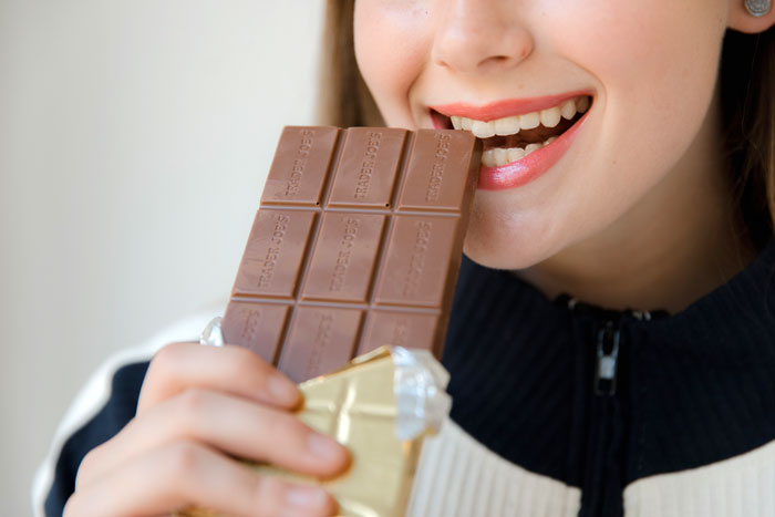 Studies Confirm That A Single Whiff Of Dark Chocolate Can Make Your Gym Session More Effective Studies Confirm That A Single Whiff Of Dark Chocolate Can Make Your Gym Session More Effective