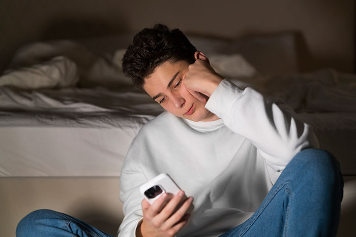 "Red Flags": Controlling Stepdad Livid About 22YO's Healthy Relationship, Threatens Homelessness "Red Flags": Controlling Stepdad Livid About 22YO's Healthy Relationship, Threatens Homelessness