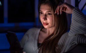 Woman Gets Super Weird Message About Her Boyfriend, Left Creeped Out And Confused