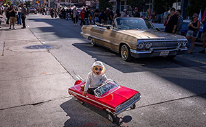 40 Times The Streets Looked Hilarious, Awkward, And Totally Relatable Through This Photographer’s Lens (New Pics)