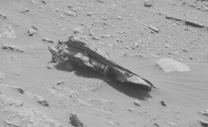 Mystery Object In NASA's Mars Photo Sparks Dramatic War Theory About Life On The Red Planet