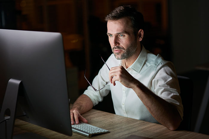 Man Writes Former Workplace An Honest Review, Finds Out What Panic It Caused Man Writes Former Workplace An Honest Review, Finds Out What Panic It Caused