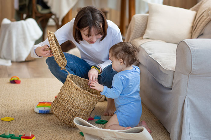 Husband Can't Stand Chaotic Nanny, Can't Believe How She Handles The Kids Husband Can't Stand Chaotic Nanny, Can't Believe How She Handles The Kids