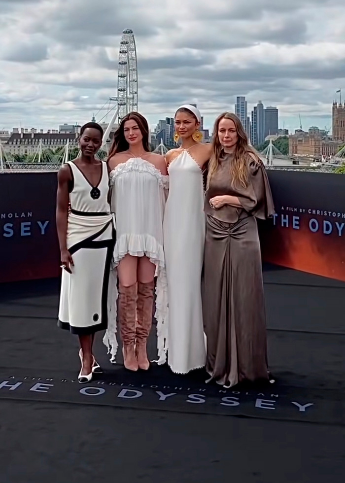Zendaya wearing 3000-year-old earrings, with cast members at an event with the London Eye in the background. Zendaya wearing 3000-year-old earrings, with cast members at an event with the London Eye in the background.