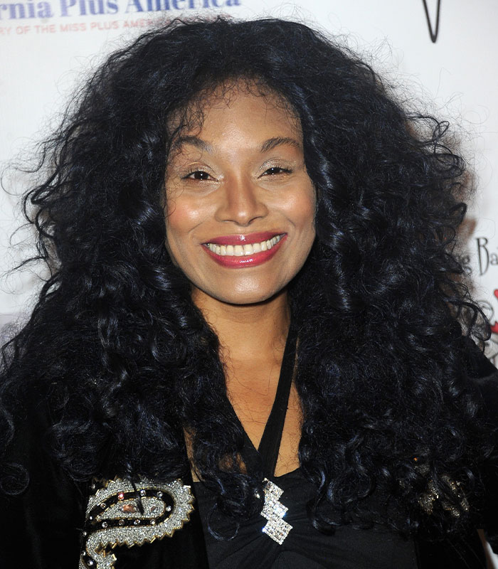 Nickelodeon Star Christy Knowings smiles, tragically passes away at 46. Nickelodeon Star Christy Knowings smiles, tragically passes away at 46.