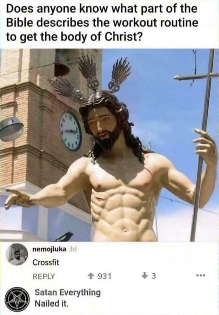Funny internet moment with a screenshot of a muscular Jesus statue and a Reddit comment about CrossFit.