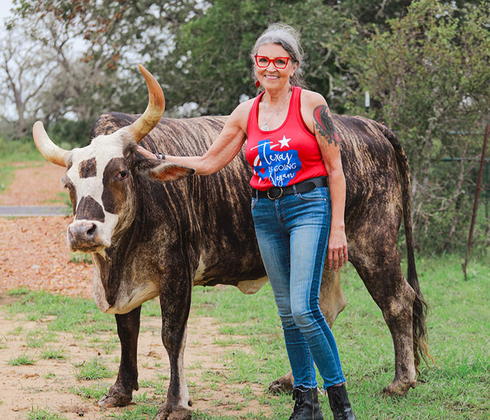 Vegan Wife Of Cattle Rancher Fights Husband To Turn His Farm Into A Sanctuary: "Those Cows Became Family" Vegan Wife Of Cattle Rancher Fights Husband To Turn His Farm Into A Sanctuary: "Those Cows Became Family"