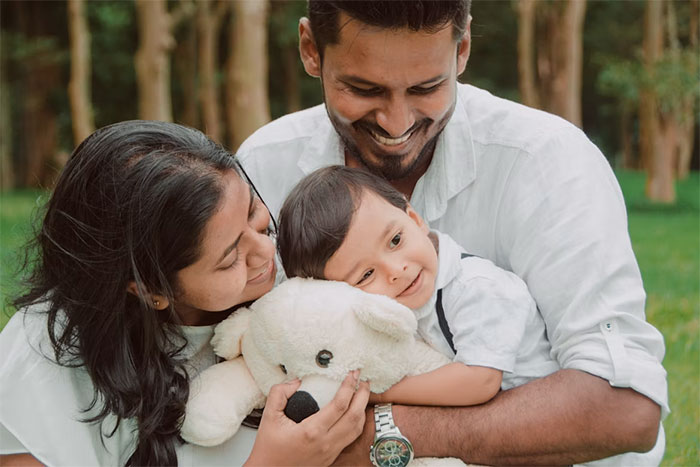 Whole Family Dynamic Changes After Woman Gives Birth To Twins, Now Everyone Hates Her