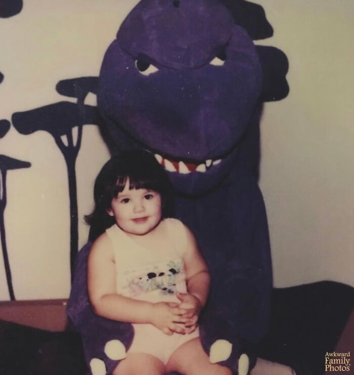 31 Childhood Photos That Prove Old-School Mascots Were Absolutely Terrifying