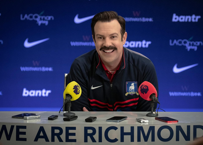 Lithuanian Soccer Team Finds Brilliant Way To Promote Women's Sports By Inviting Jason Sudeikis To Coach Them Lithuanian Soccer Team Finds Brilliant Way To Promote Women's Sports By Inviting Jason Sudeikis To Coach Them