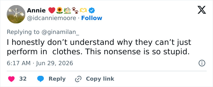 A tweet from Annie discussing performing outfits, relating to bombshell revelations about worst celebrities. A tweet from Annie discussing performing outfits, relating to bombshell revelations about worst celebrities.