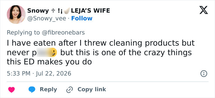 A tweet by Snowy about Hollywood stars extreme food habits, prompting debate and doctor intervention. A tweet by Snowy about Hollywood stars extreme food habits, prompting debate and doctor intervention.