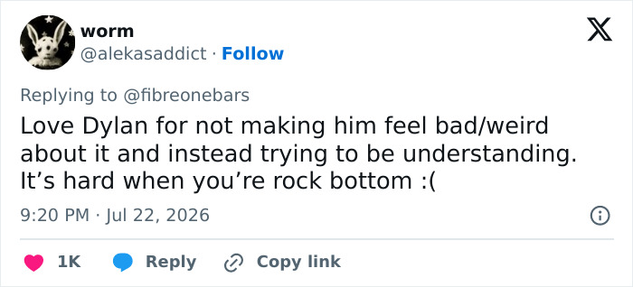 A tweet from worm praising Dylan for understanding the Hollywood star's extreme food habits. A tweet from worm praising Dylan for understanding the Hollywood star's extreme food habits.