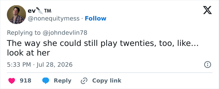 A tweet by ev praising an actress ability to play younger roles, relating to the Sandra Bullock sequel recasting. A tweet by ev praising an actress ability to play younger roles, relating to the Sandra Bullock sequel recasting.