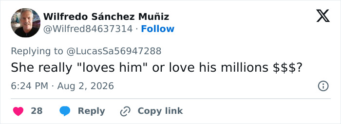 Screenshot of a tweet from Wilfredo S&aacute;nchez Mu&ntilde;iz asking if the assistant loves Trump or his millions, concerning Melania's absence.