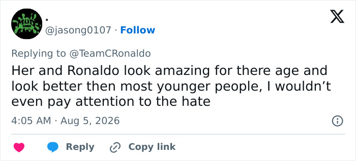 A social media comment supporting Georgina Rodriguez and Ronaldo, dismissing body-shamers and cruel comments.