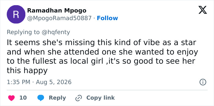 A Twitter comment discussing a video featuring Rihanna, mentioning her enjoyment as a local girl. A Twitter comment discussing a video featuring Rihanna, mentioning her enjoyment as a local girl.