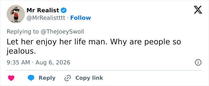 Screenshot of a social media reply asking why people are jealous of the influencer filming in public, Joey Swoll. Screenshot of a social media reply asking why people are jealous of the influencer filming in public, Joey Swoll.