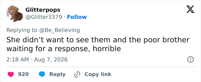 A tweet by Glitterpops discussing a daughter's reaction to her family's surprise visit.