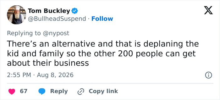 Tweet by Tom Buckley suggesting deplaning the unruly toddler and family to avoid flight canceled and stranded passengers. Tweet by Tom Buckley suggesting deplaning the unruly toddler and family to avoid flight canceled and stranded passengers.