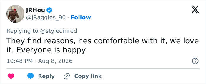 Tweet by JRHou supporting Alan Ritchson's shirtless moment, stating he is comfortable and everyone is happy. Tweet by JRHou supporting Alan Ritchson's shirtless moment, stating he is comfortable and everyone is happy.