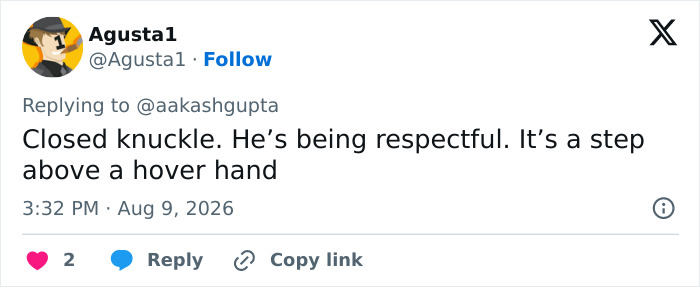 Tweet discussing Jon Bernthal's closed fist at the Spider-Man premiere as a respectful gesture. Tweet discussing Jon Bernthal's closed fist at the Spider-Man premiere as a respectful gesture.