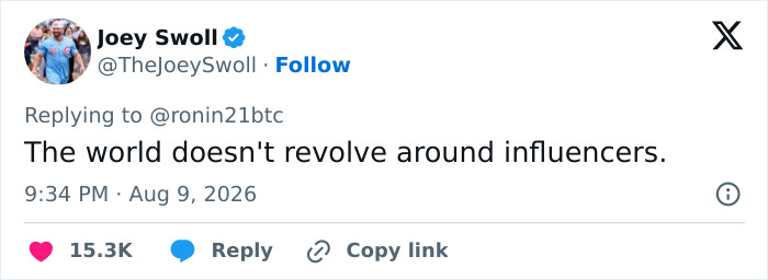 A tweet from Joey Swoll stating The world doesn't revolve around influencers, related to the metro station hero. A tweet from Joey Swoll stating The world doesn't revolve around influencers, related to the metro station hero.