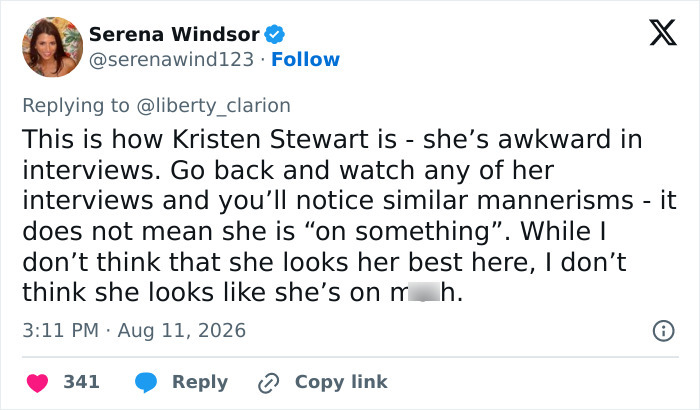 Screenshot of a tweet by Serena Windsor defending Kristen Stewart's interview mannerisms on Jimmy Fallon Show.
