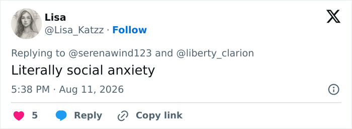 Screenshot of a fan's tweet about Kristen Stewart's unsettling appearance on Jimmy Fallon, attributing it to social anxiety.