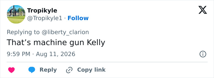 Fans speculate about Kristen Stewart's unsettling appearance on Jimmy Fallon, with a tweet incorrectly identifying her as Machine Gun Kelly.