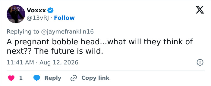 Tweet from Voxxx about a pregnant bobble head and the future, commenting on the strange gesture.