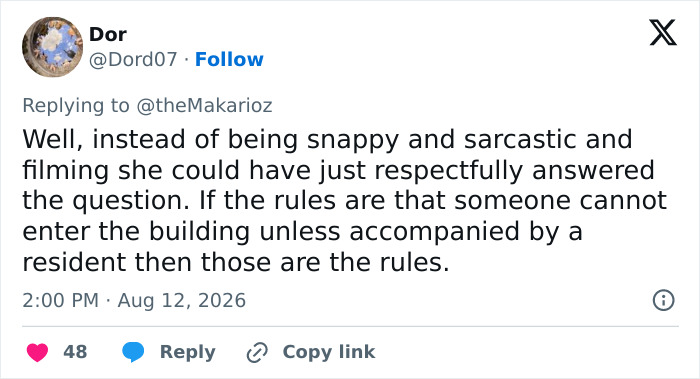 A social media comment discussing the Black hairstylist incident and apartment building rules, questioning the stylist's actions. A social media comment discussing the Black hairstylist incident and apartment building rules, questioning the stylist's actions.