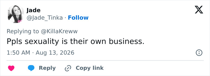 A tweet about a How I Met Your Mother star and forced coming out controversy, saying peoples sexuality is their own business.