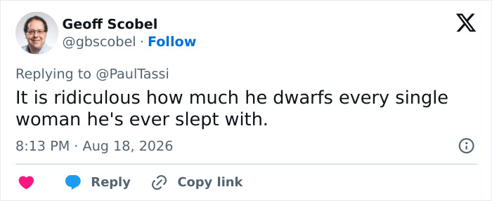 Screenshot of a tweet by Geoff Scobel commenting on Alan Ritchson's towering height in his shirtless moment scenes. Screenshot of a tweet by Geoff Scobel commenting on Alan Ritchson's towering height in his shirtless moment scenes.