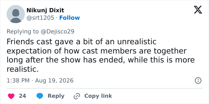 A tweet about HIMYM cast bond, mentioning Friends cast expectations versus realistic cast relationships. A tweet about HIMYM cast bond, mentioning Friends cast expectations versus realistic cast relationships.