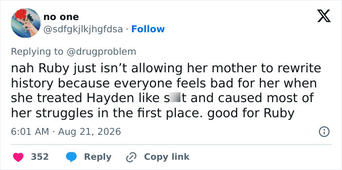 A tweet defending Ruby Rose for sharing Hayden Panettiere's private texts. A tweet defending Ruby Rose for sharing Hayden Panettiere's private texts.