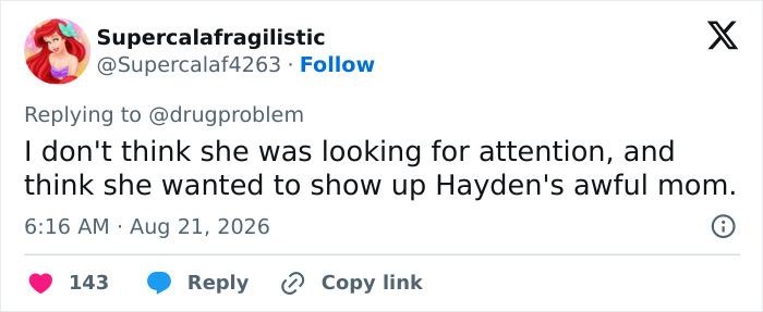 Screenshot of a tweet commenting on Ruby Rose sharing Hayden Panettiere's private texts. Screenshot of a tweet commenting on Ruby Rose sharing Hayden Panettiere's private texts.