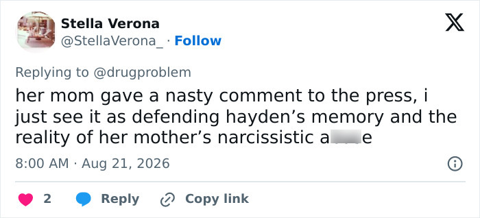 A screenshot of a tweet from Stella Verona, discussing Ruby Rose sharing Hayden Panettiere's private texts. A screenshot of a tweet from Stella Verona, discussing Ruby Rose sharing Hayden Panettiere's private texts.