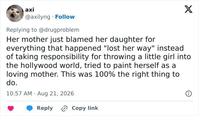 A screenshot of a tweet from axi, commenting on Ruby Rose sharing Hayden Panettiere's private texts. A screenshot of a tweet from axi, commenting on Ruby Rose sharing Hayden Panettiere's private texts.