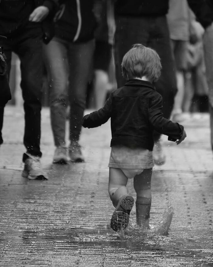 40 Striking Street Photos To Get You Ready For The Pure Street Photography Awards 2027