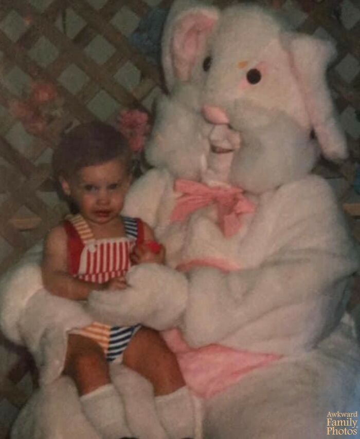 31 Childhood Photos That Prove Old-School Mascots Were Absolutely Terrifying