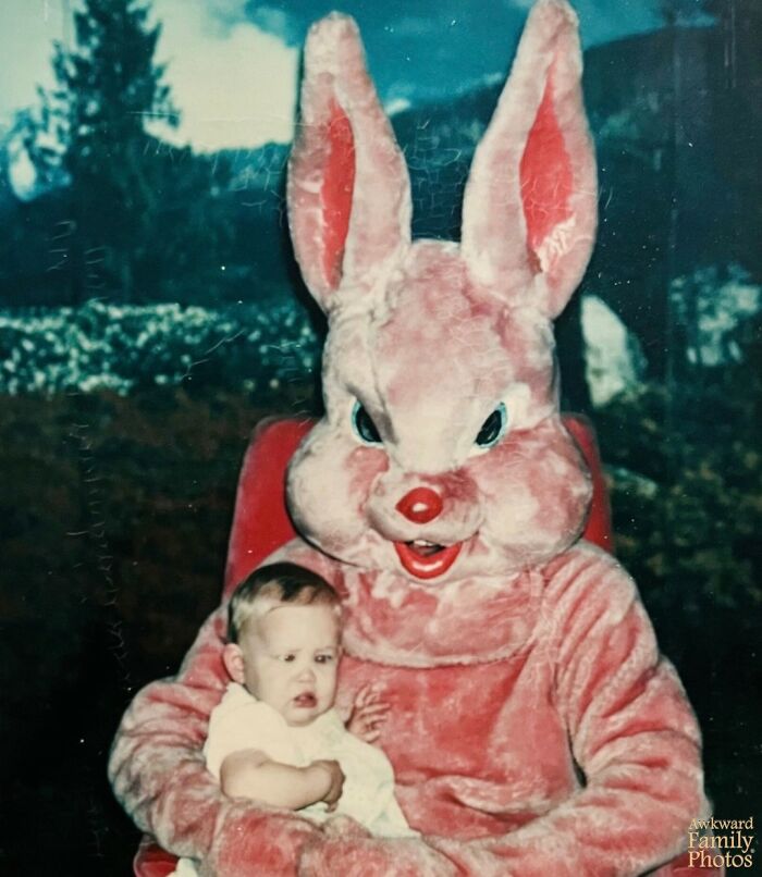 31 Childhood Photos That Prove Old-School Mascots Were Absolutely Terrifying