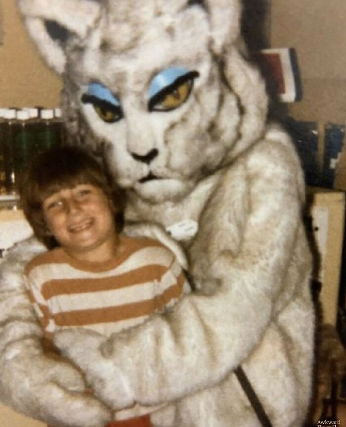 31 Childhood Photos That Prove Old-School Mascots Were Absolutely Terrifying