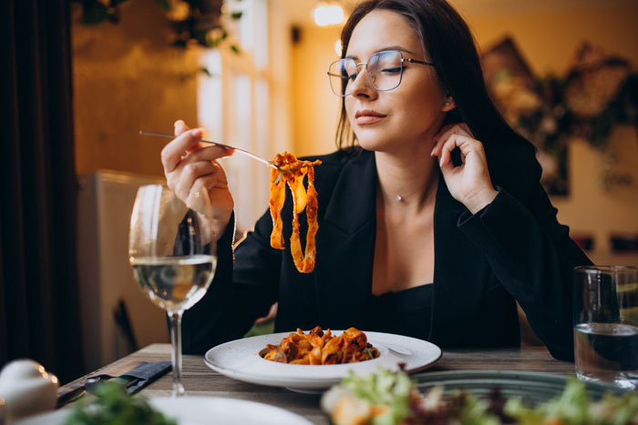 Teen Blames Woman For “Stealing” His Brother, Secretly Contaminates Her Food For 3 Years As Revenge Teen Blames Woman For “Stealing” His Brother, Secretly Contaminates Her Food For 3 Years As Revenge