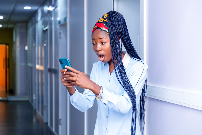Woman Won’t Play MOH For Twin And Her Childhood Bully, Fam Asks Questions As The Truth Comes Out Woman Won’t Play MOH For Twin And Her Childhood Bully, Fam Asks Questions As The Truth Comes Out